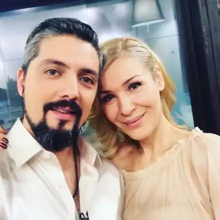 Стефан на Гала с фетиш към женски ходила и глезени