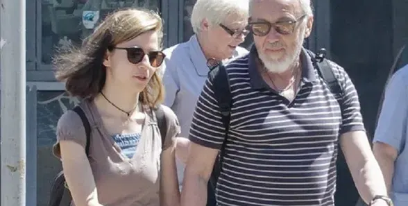 Стоян Алексиев пак с любовницата пред Народния