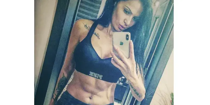 Татяна прави по 500 коремни на ден и стана заплаха за доста „принцеси“ (СНИМКИ)