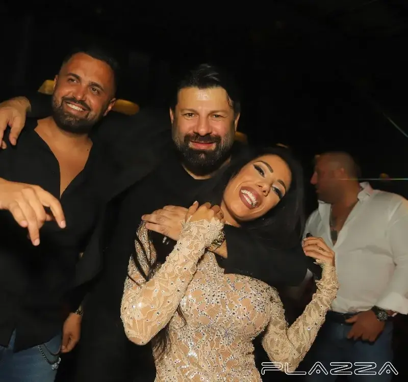 Тони Стораро мачка мис Силикон