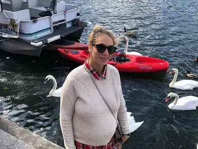 Тризначката Любов ражда момче, обзаведе  детска стая в Лондон (Фото)