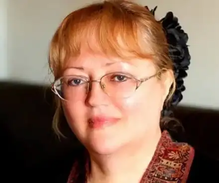 Ваня Костова ошамарила третокласник във влак! Така го плеснала, че детето паднало на земята