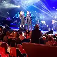 Водещ се преби на юбилея на Нели Рангелова, певицата черпи с 4 вида усики