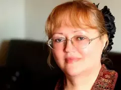 Ваня Костова ошамарила третокласник във влак! Така го плеснала, че детето паднало на земята