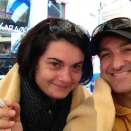 Зуека с апартамент на пъпа на столицата (Купи го на името на жена си Ани)