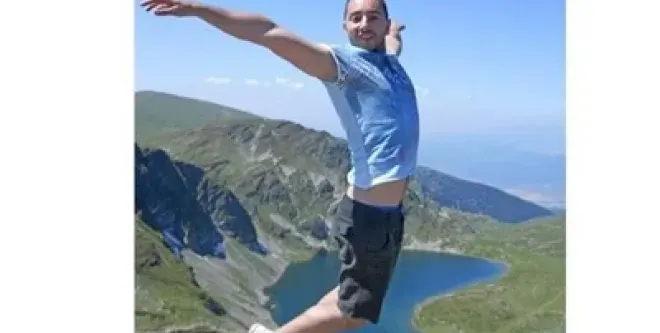 Антон Хекимян живял с двама мъже