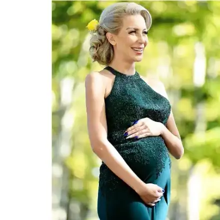 Антония Петрова категорична: Ще кърмя бебето си, когато се роди!