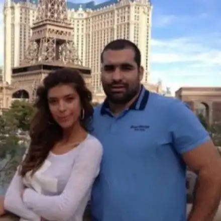 Багата заряза Щатите, доведе Любина и бебето у нас