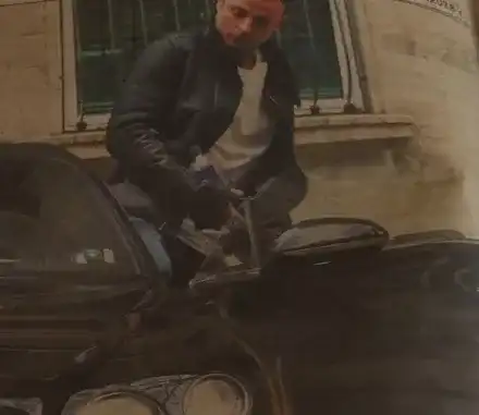 Бербатов паркира Бентлито си като цар, възмущава с лоши обноски (Папарашки снимки)