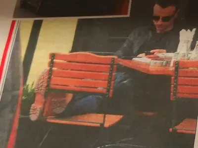 Бербатов паркира Бентлито си като цар, възмущава с лоши обноски (Папарашки снимки)