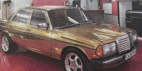 Бизнесмен позлати мерцедеса си