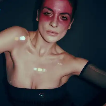 Д-р Огнянова заприлича на Фрида Кало