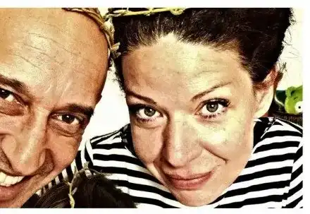 Д-р Врабчев от „Откраднат живот“ и жена му се оженили без дрехи под табела „Нудизмът забранен“