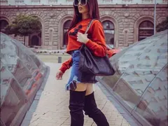 Диона пръска пари в мола