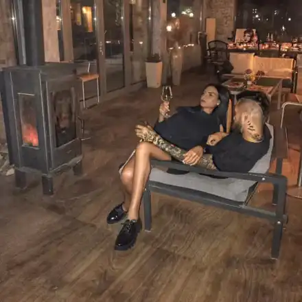 Джино Бианкалана на море с гаджето