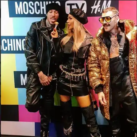 Галена храни рапъри в устата