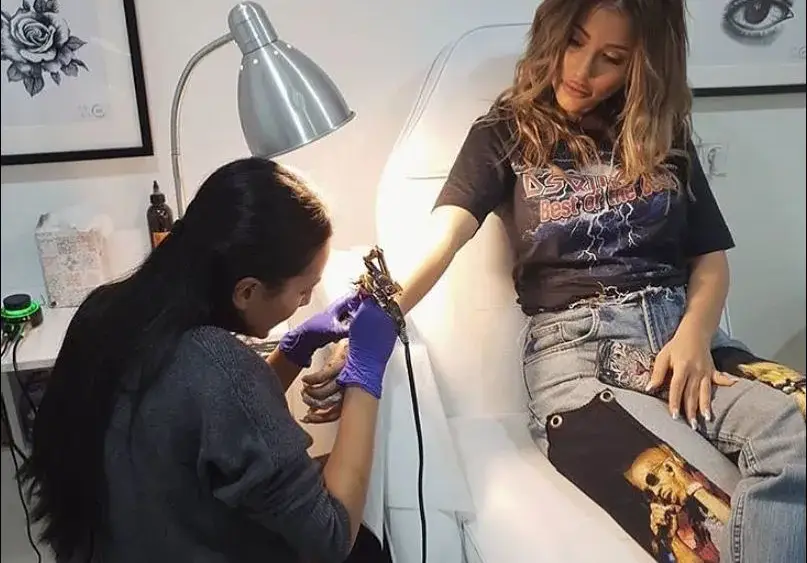 Гери — Никол с първи татус