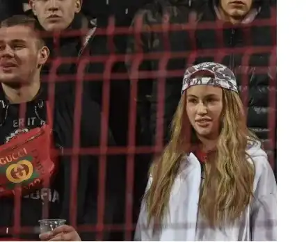 Гери-Никол трепери над гаджето! Ревнува го яростно и ходи на всяко негово участие, за да го пази