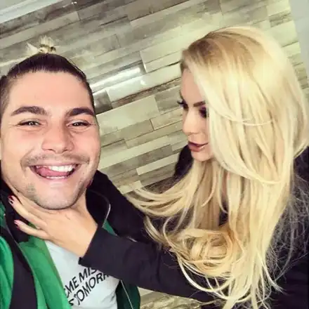 И Венета Райкова би шута на фризьора си