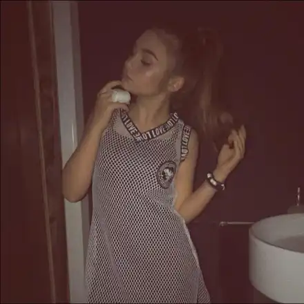 Крисия стана художничка