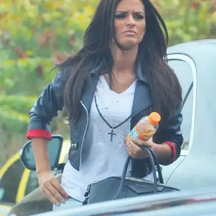 Мъчат Преслава с тъпи въпроси, питат я колко месеца е била бременна