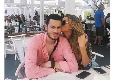 Мис Нос се скри Барселона, чака предложение за брак