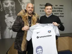 Ники М. с палто за 10 бона