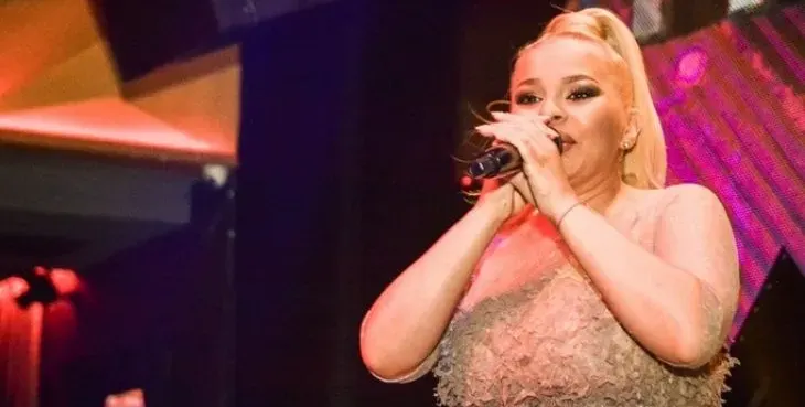 Ново 20! Деси Слава прие будизма