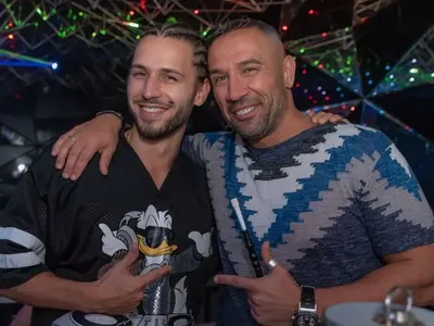 Папи Ханс бръмчи с гаджето на Петя Дикова, задява Ева Веселинова (Снимки)