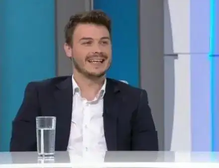 Пияният Цецо Тотото се върна на работа – и в театъра, и в телевизията