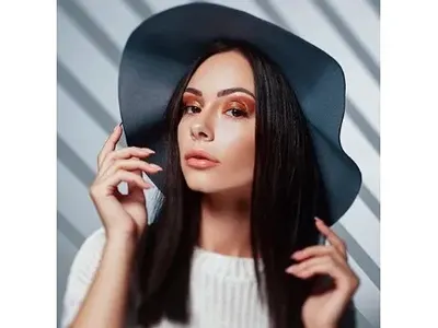 Половинка на национал бясна за снимки – призна, че си ги обработва с Фотошоп