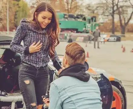 Приятелките на д-р Тасев му честитиха годежа