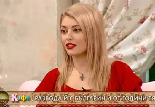 Репортерката на Гала Ева Веселинова не спира да прави гаф след гаф в ефир! Вижте как се изложи некултурно в „На кафе“