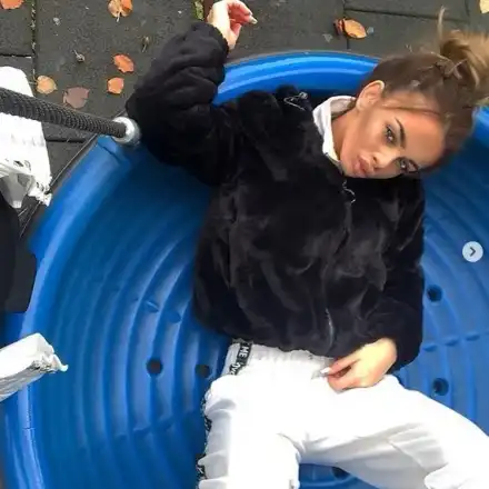 Сузанита на заточение в Италия! Чака новия да я посети и е луда по него