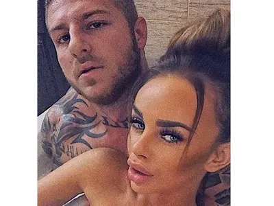 Сузанита удари тоталното дъно! Показа зърно в нета + Мята кючеци с цигара в ръка с майка си