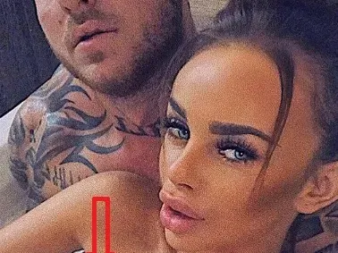 Сузанита удари тоталното дъно! Показа зърно в нета + Мята кючеци с цигара в ръка с майка си