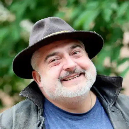 Ути излезе в майчинство