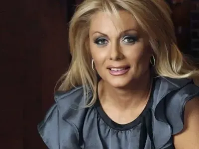 Венета Райкова от 10 месеца е без мъж, черпи вдъхновение от стара любов