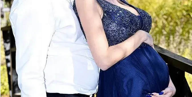 ЗАРАЗНО Е! И мъжът на Антония Петрова бременее (Коремът му по-голям от на Тоца)