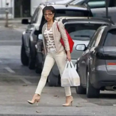 Защо Цветанка Ризова не сваля високите токчета?