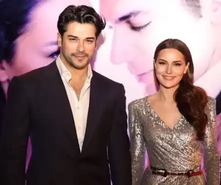 Звезда от „Листопад“ чака бебе от колега