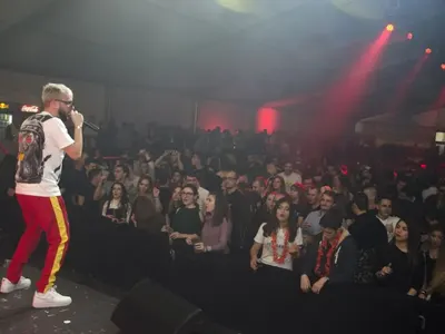 3000 студенти пяха „Едно Ферари“  заедно с Криско в Пампорово