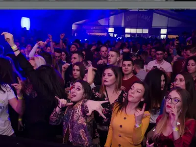 3000 студенти пяха „Едно Ферари“  заедно с Криско в Пампорово