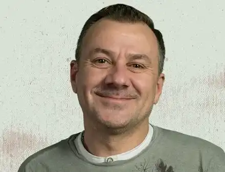 Алкохолът разби живота и кариерата на Гъмов, две жени напускат някога талантливия актьор