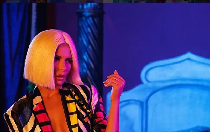 Анелия копие на Ума Търман