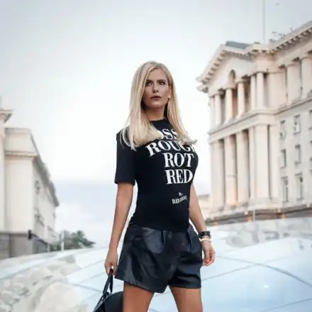 Анелия мечтала да е манекенка