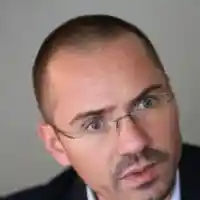 Ангел Джамбазки се въоръжил след като арабин наръгал с нож негова близка