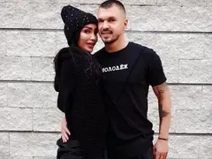 Биляна Дол варди Божинов от фенки! Не го пуска сам никъде, за да не й изневери с някоя по-млада