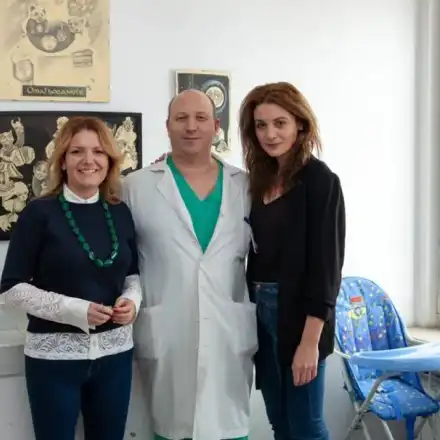 Д-р Огнянова дари картините си на „Пирогов”