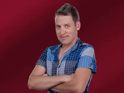 Джорджано строи клозет! Бездарникът замрази кариерата си на певец